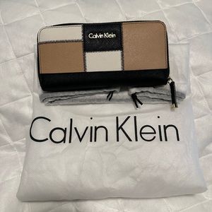 CALVIN KLEIN COLORBLOCK PURSE WITH MATCHING WALLET